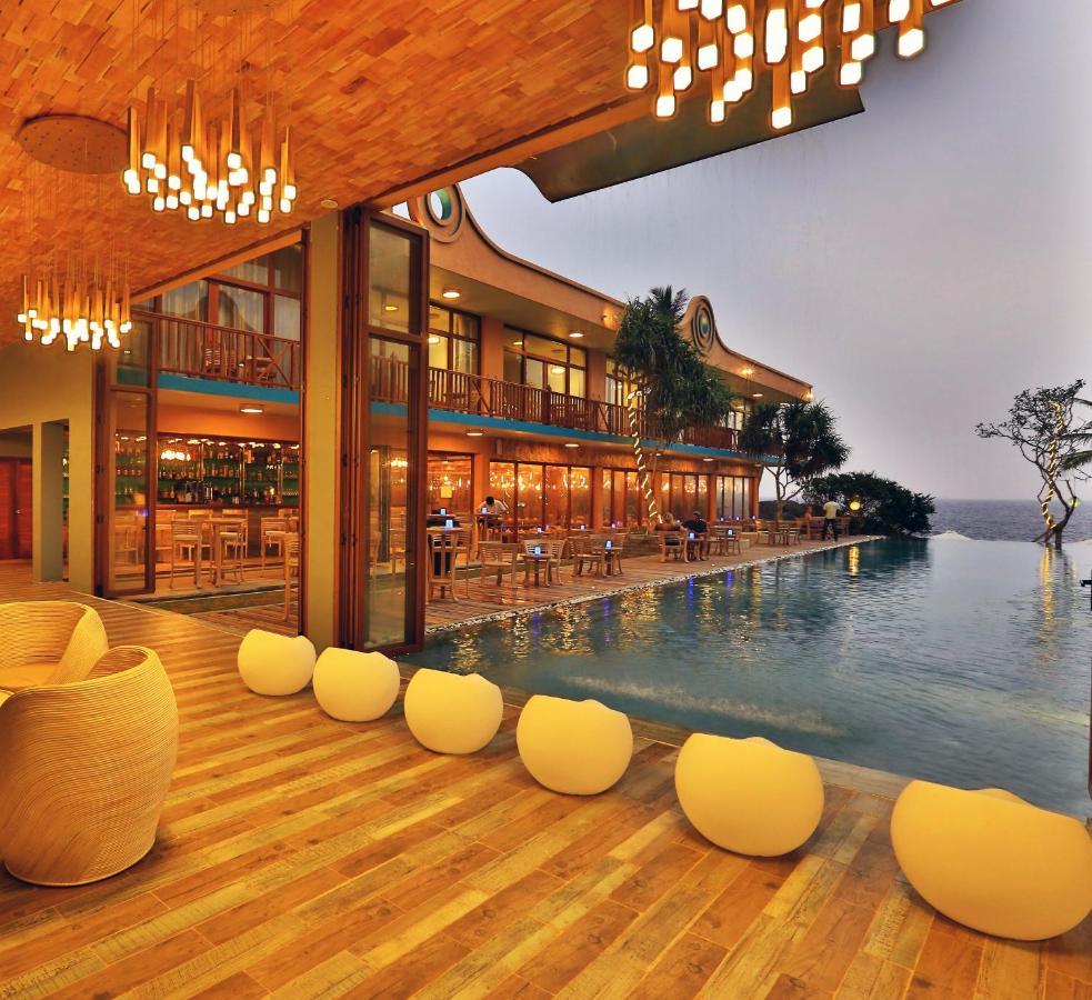 Thaproban Pavilion Resort And Spa Унаватуна Екстериор снимка