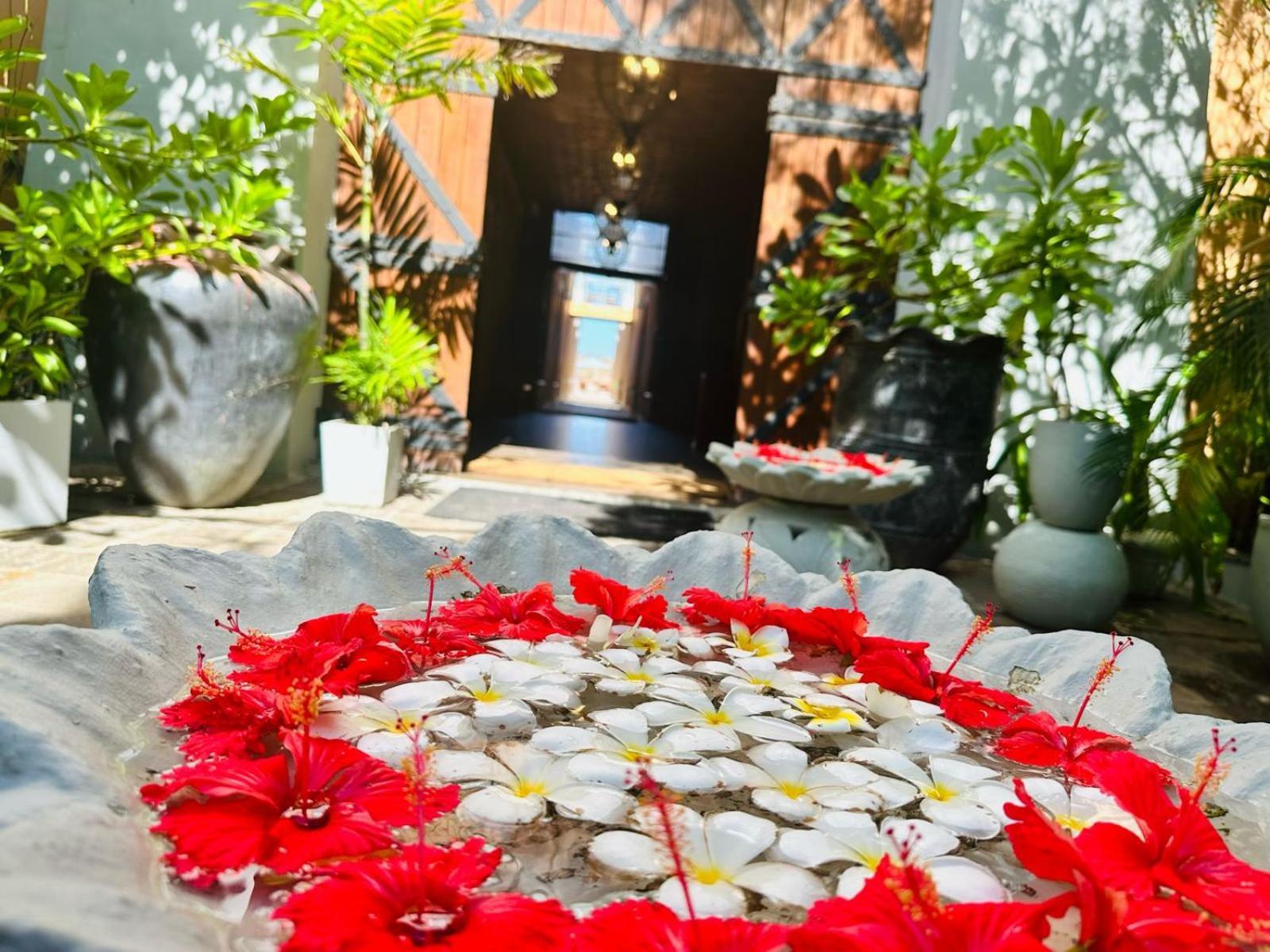 Thaproban Pavilion Resort And Spa Унаватуна Екстериор снимка