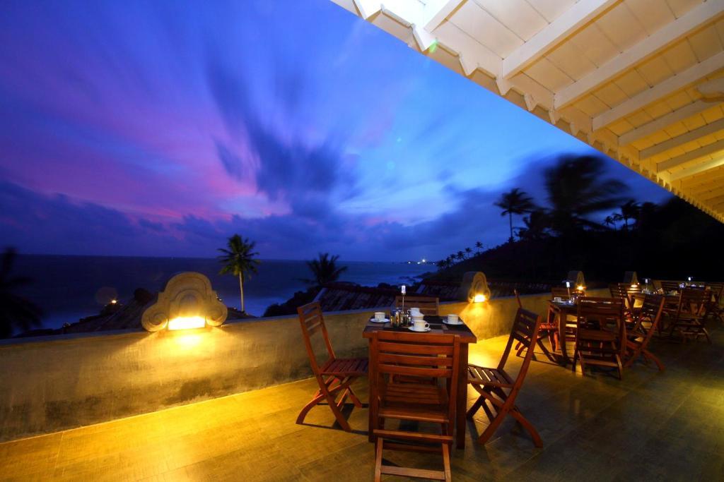 Thaproban Pavilion Resort And Spa Унаватуна Екстериор снимка